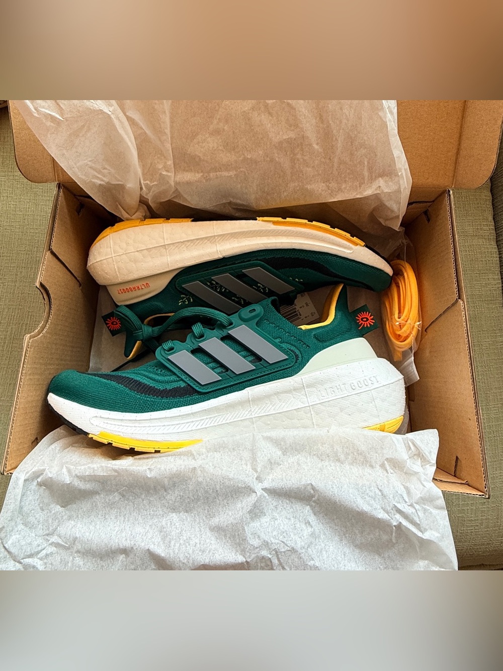 ADIDAS Ultraboost Light 'Earth Day' Running Shoes NWT - Picture 8 of 10